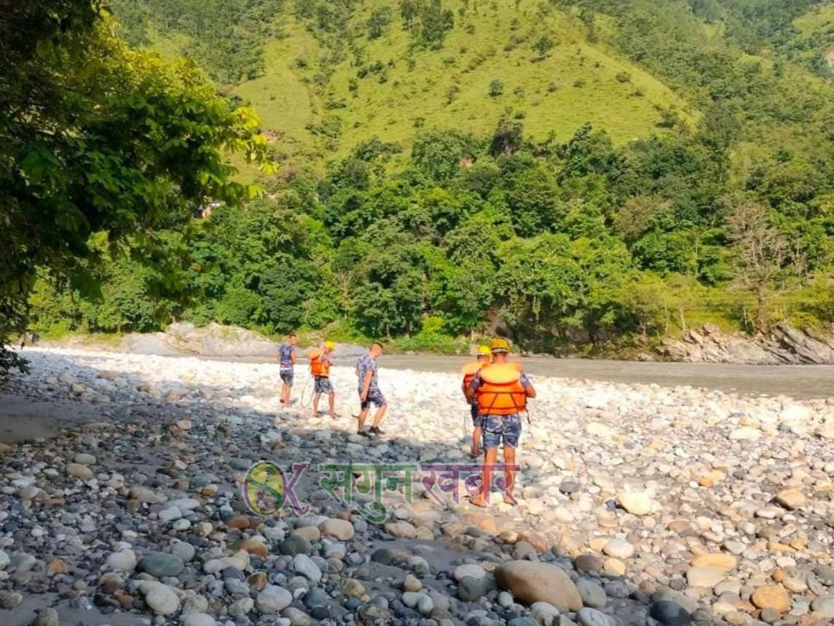 बैतडीमा एकै गाउँका दुई किशोरी महाकालीमा बगेर बेपत्ता भएपछि गाउँ शोकमग्न 